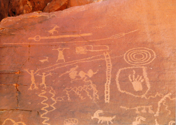 ValleyOfFirePetroglyphs2.jpg